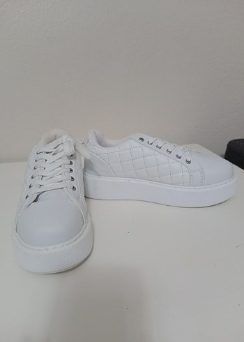 Beyaz Kadın Günlük Spor Ayakkabı - Görsel 2