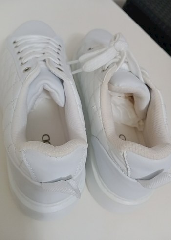 Beyaz Kadın Günlük Spor Ayakkabı - Görsel 3