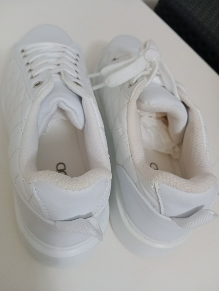 Beyaz Kadın Günlük Spor Ayakkabı - Görsel 3