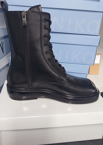 Siyah Deri Bağcıklı Uzun Bot - Görsel 4