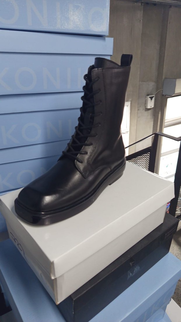 Siyah Deri Bağcıklı Uzun Bot - Görsel 5