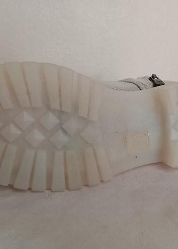 Gri Metalik Bağcıklı Kadın Bot - Görsel 6