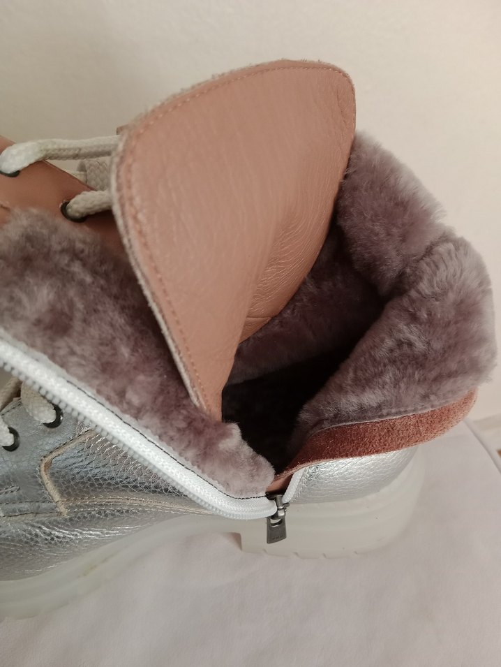 Gri Metalik Bağcıklı Kadın Bot - Görsel 4