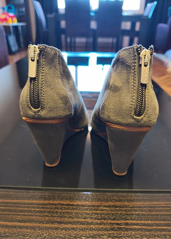 Bej Süet Dolgu Topuklu Kadın Bot - Görsel 5