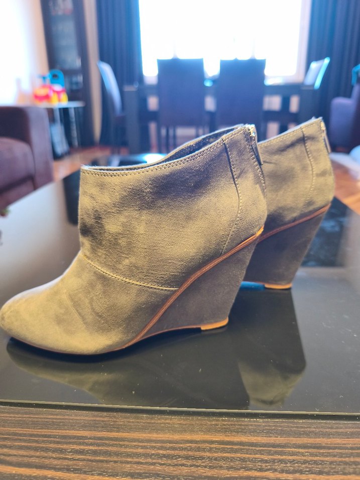 Bej Süet Dolgu Topuklu Kadın Bot - Görsel 4