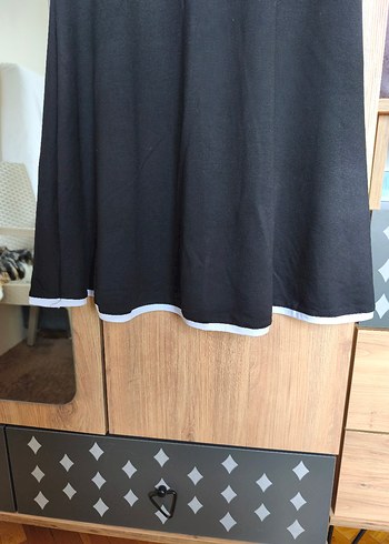 Kısa Kollu Siyah Midi Elbise - Görsel 3