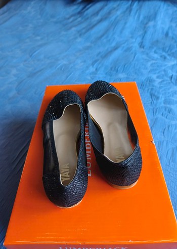 Siyah Payetli Kadın Babet - Görsel 3