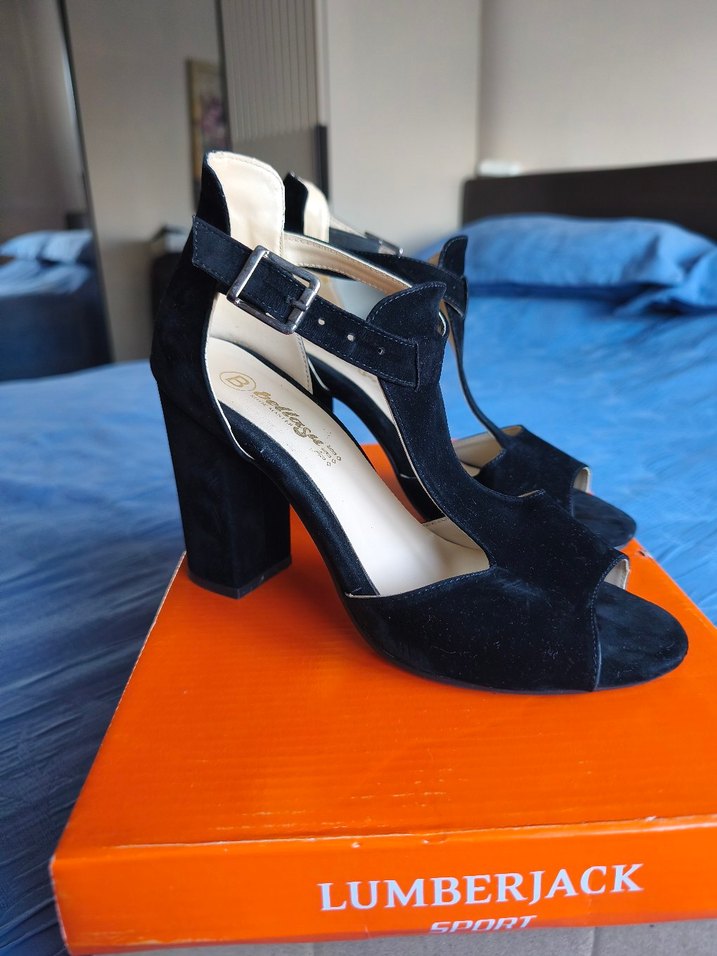 Siyah Tokalı Yüksek Topuklu Kadın Ayakkabı - Görsel 2