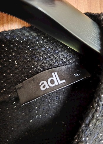 Düğmeli Siyah Midi Yün Kadın Elbise - Görsel 7