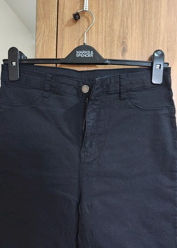 Kadın Siyah Midi Denim Şort - Görsel 2