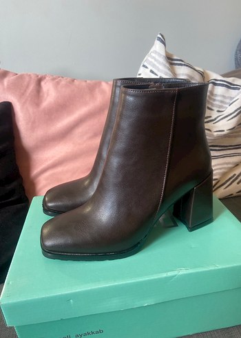 Acı Kahve Hiç Giyilmemiş Topuklu Bot - Görsel 3