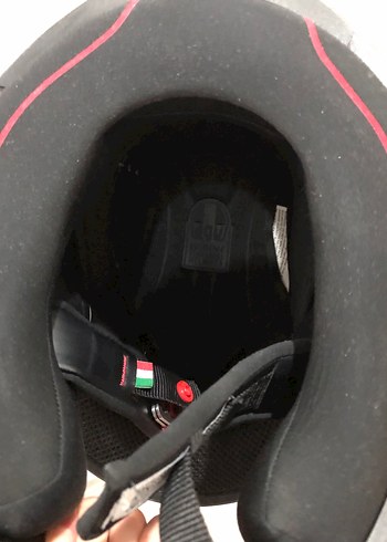 Siyah AGV motorsiklet kaskı - Görsel 8