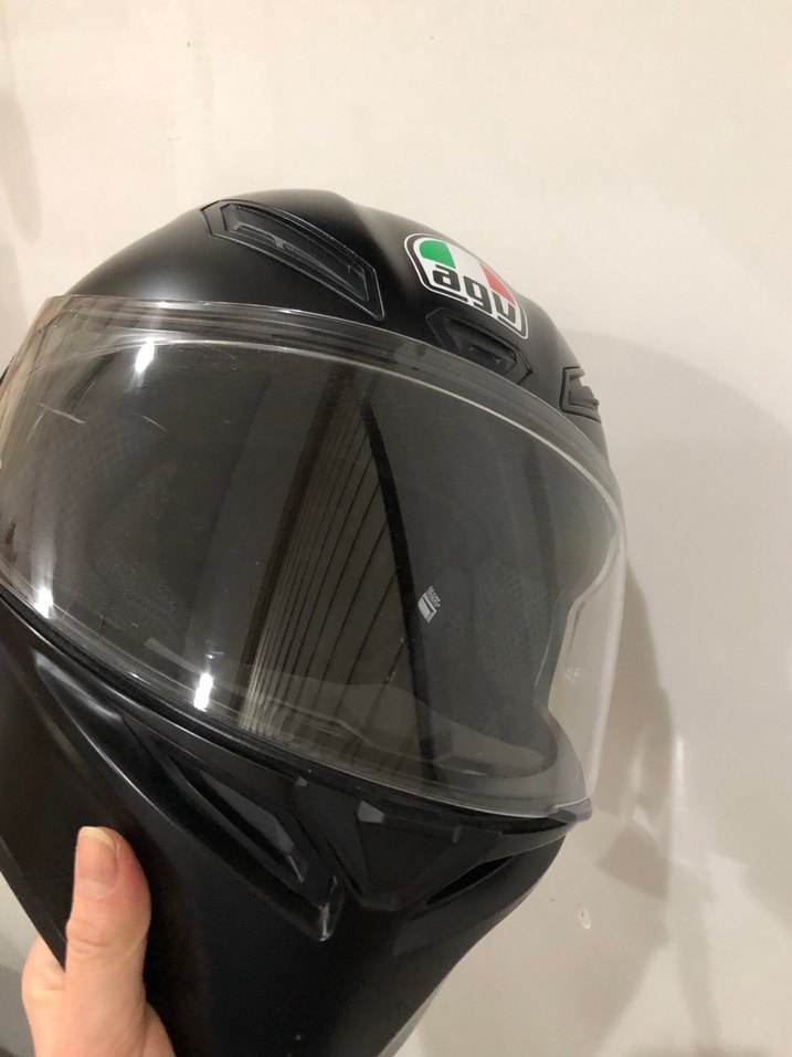 Siyah AGV motorsiklet kaskı - Görsel 5