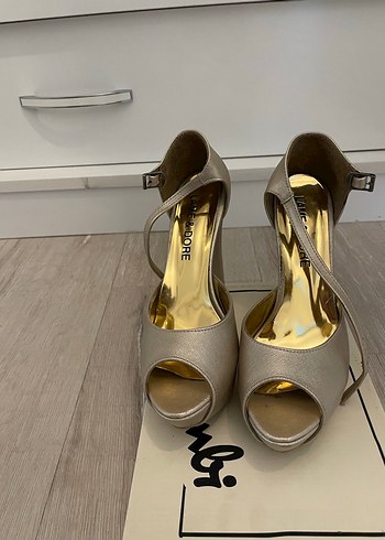 Altın rengi Topuklu Abiye Ayakkabı - Görsel 3