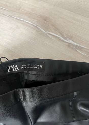 Siyah deri Zara pantolon - Görsel 3