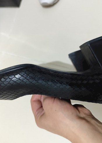 Siyah Yılan Desenli Topuklu Kadın Klasik Ayakkabı - Görsel 3