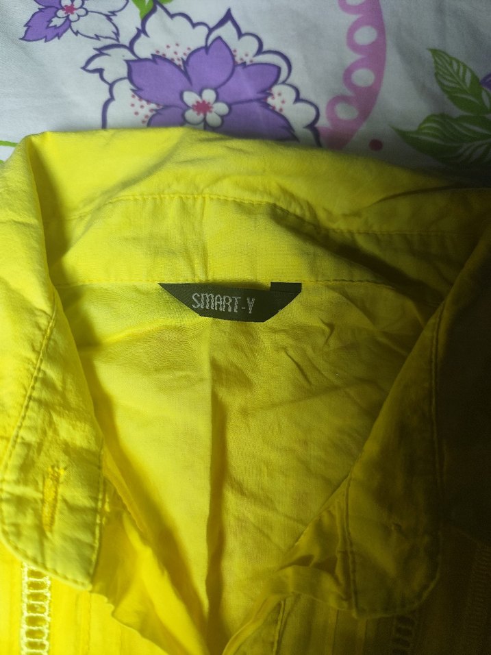 Sarı Düğmeli  Kısa Kollu Bluz - Görsel 3