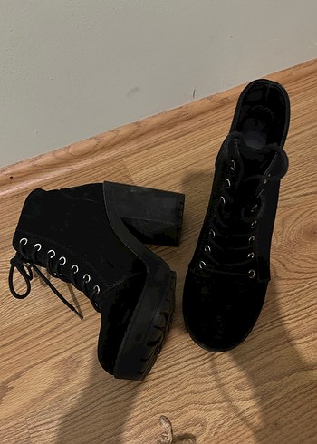 Siyah Süet Platform Topuklu bot - Görsel 4