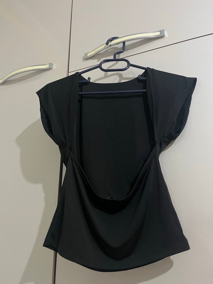 Siyah sırtı açık crop - Görsel 2