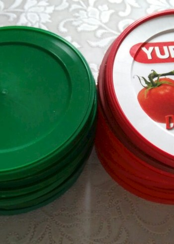Beden 1 kg metal salça kutusu Kapakları 25 adet