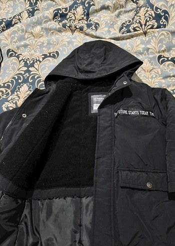 Kapüşonlu Siyah Düğmeli Erkek Çocuk Mont - Görsel 2