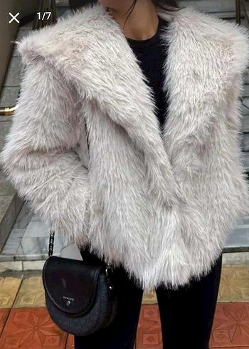 Sokak Stili Beyaz Kürk Detaylı Kadın Mont - Görsel 2