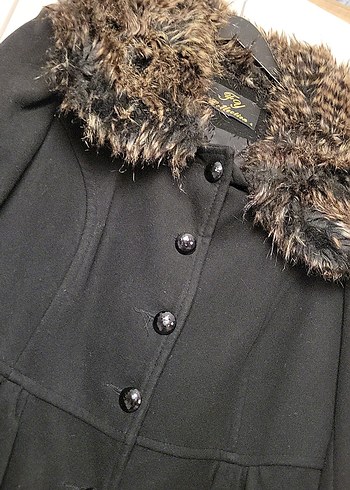 Kürklü Yaka Siyah Kaban - Görsel 3