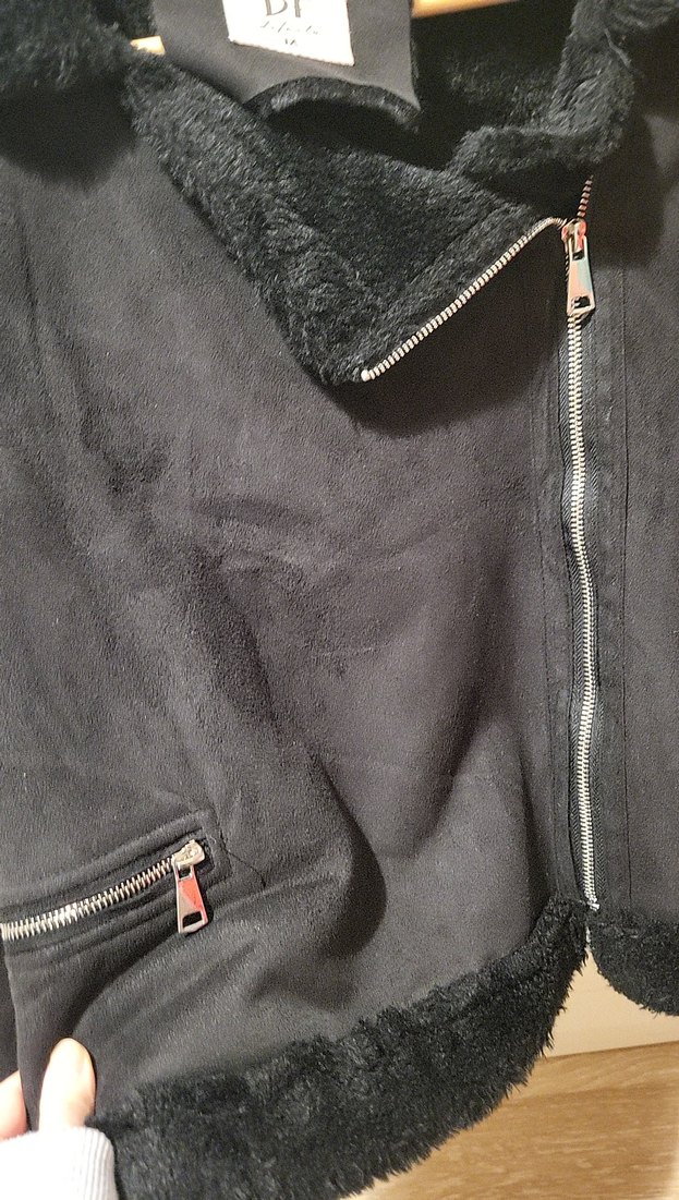 Siyah Kürklü Kısa Kadın Ceket - Görsel 2
