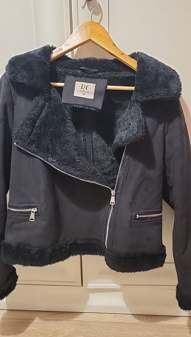 Siyah Kürklü Kısa Kadın Ceket - Görsel 3