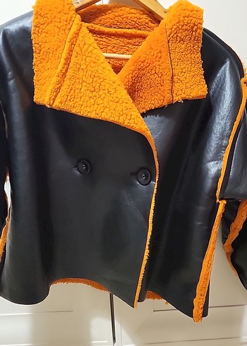Turuncu Kürklü Siyah Deri Kadın Ceket - Görsel 2