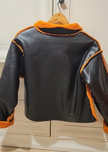 Turuncu Kürklü Siyah Deri Kadın Ceket - Görsel 3