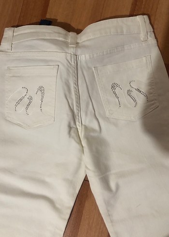 Beyaz Kadın Bermuda Şort - Görsel 3