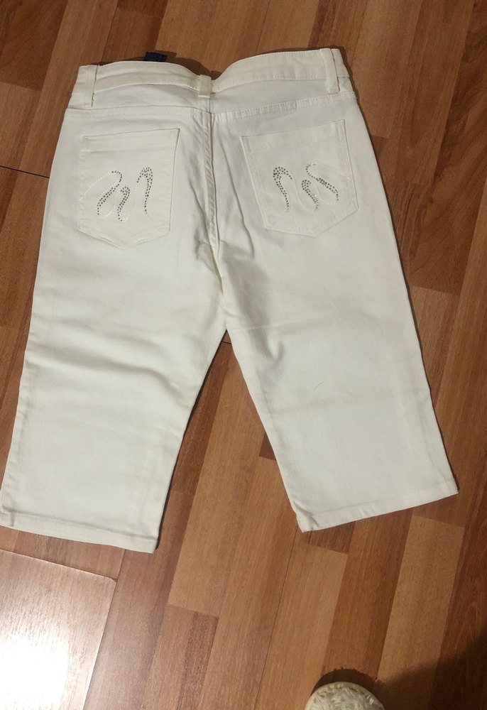 Beyaz Kadın Bermuda Şort - Görsel 2