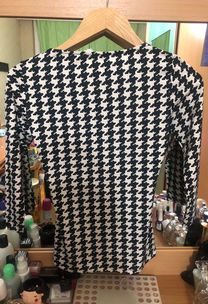 Uzun Kollu Kaz Ayağı Desenli Kare Yaka Bluz - Görsel 2