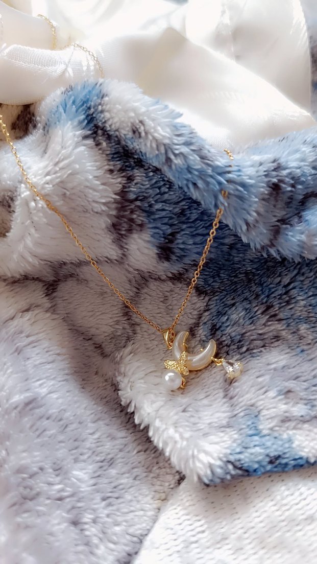 Ay şeklinde inci detayli kolye - Görsel 3