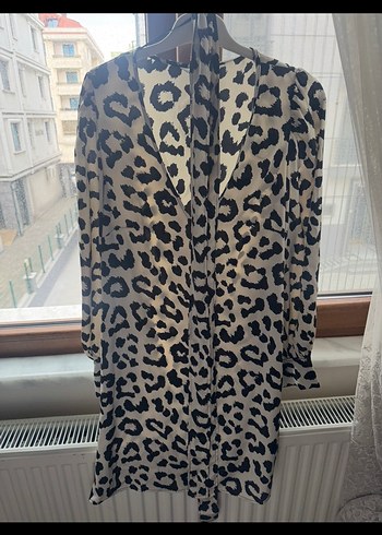 Leopar Desenli Uzun Kollu V Yaka Midi Tunik - Görsel 2