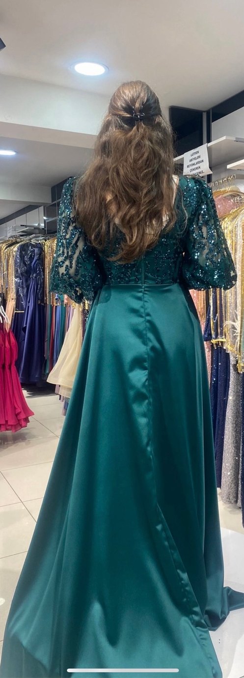 Uzun zümrüt Yeşil Drapeli Abiye Elbise - Görsel 5