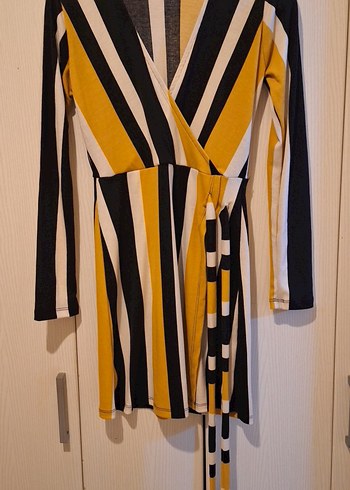 Çizgili Sarı Uzun Kollu Kısa Elbise - Görsel 4