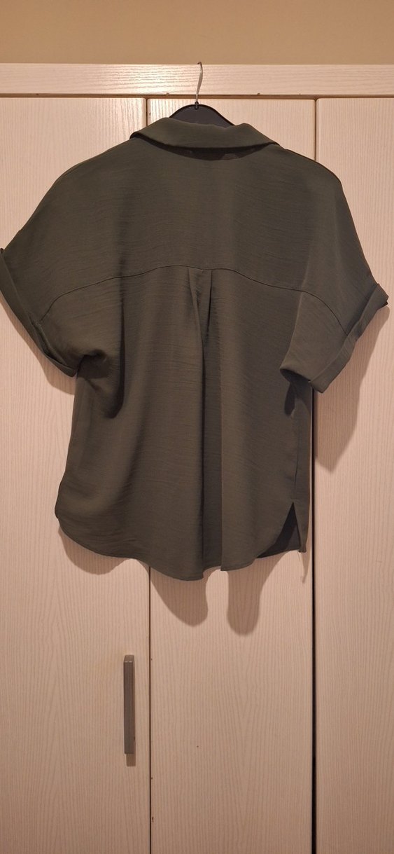 Düğmeli Kısa Kollu Kadın Gömlek - Görsel 2