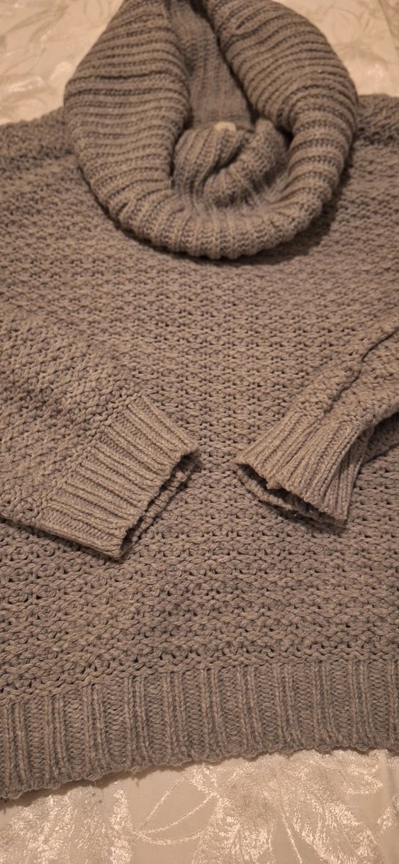 Gri Örgü Dökümlü Boğazlı Kadın Kazak - Görsel 3