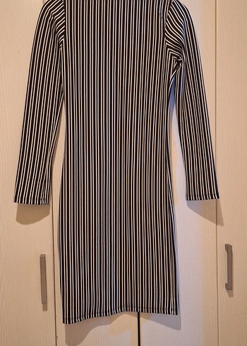 V Yakalı Çizgili Uzun Kollu Midi Boy Kadın Elbise - Görsel 2