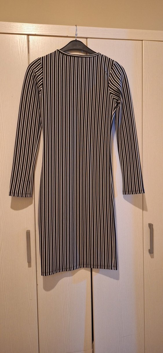 V Yakalı Çizgili Uzun Kollu Midi Boy Kadın Elbise - Görsel 2