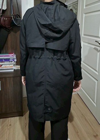 Siyah Kemerli Midi Kadın Yağmurluk - Görsel 2