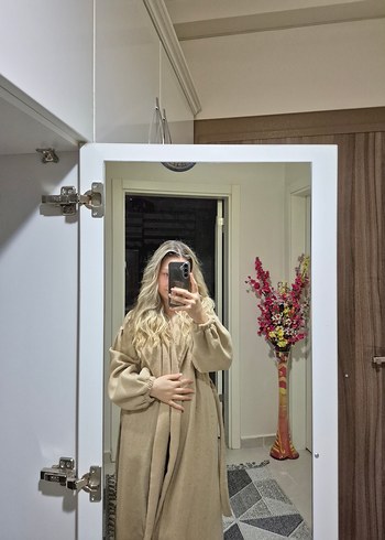 Bej Uzun Kollu Kadın Kaban - Görsel 4