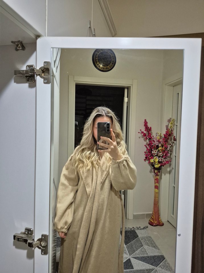 Bej Uzun Kollu Kadın Kaban - Görsel 2