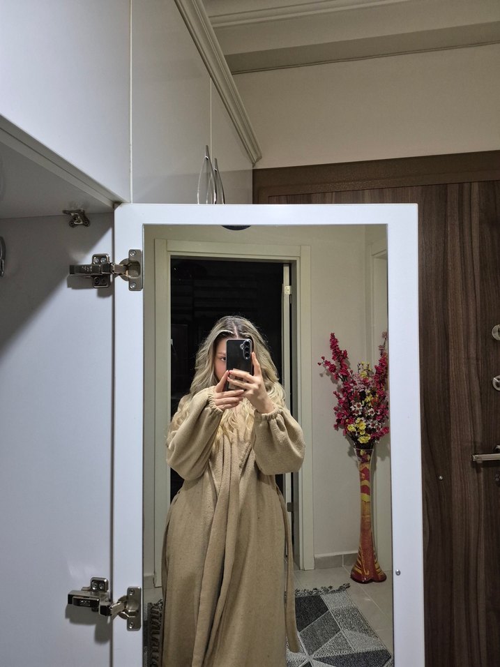 Bej Uzun Kollu Kadın Kaban - Görsel 3