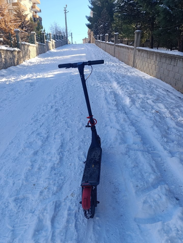 Mavi Çocuk Scooter'ı Red Bull Racing - Görsel 2