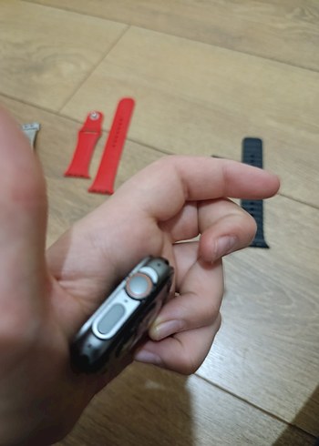 Gri Çok Renkli Akıllı Saat ve Kayış Seti şarjıyla beraberdir - Görsel 4