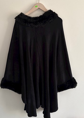 Kürk Detaylı Siyah Kadın Panço - Görsel 2