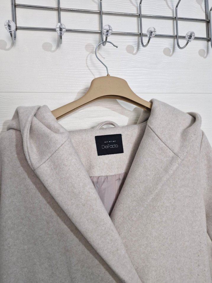 Kapüşonlu Bej Kaban - Görsel 4